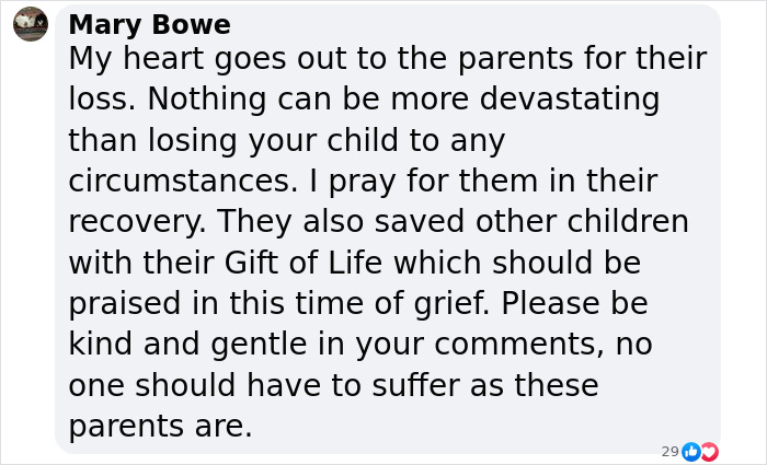 Message expressing sympathy for the parenting influencer's loss after tragic mirror accident.