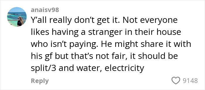 Comment discussing roommate's boyfriend not paying rent, suggesting bills be split three ways for fairness.