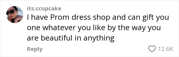 Comment offering a prom dress gift, with user support after a viral teen story. Comment offering a prom dress gift, with user support after a viral teen story.