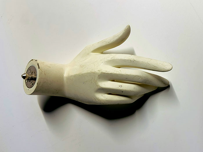 30 People Share Things That Are Not Worth It Or Even Dangerous To Buy Secondhand