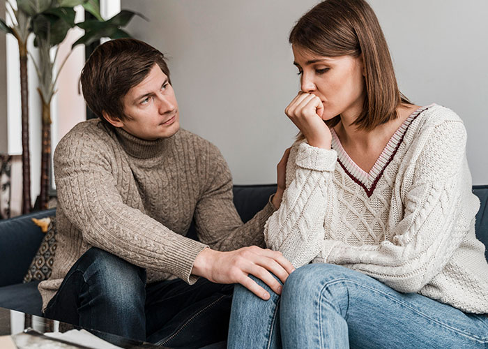 Man concerned about future wife's decision to keep tattoo from late husband.