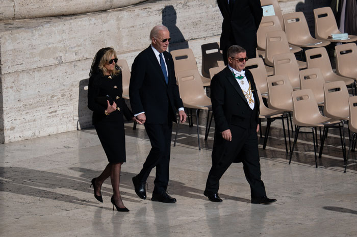 World leaders walking at Pope Francis's funeral, amidst 'disrespect' accusations. World leaders walking at Pope Francis's funeral, amidst 'disrespect' accusations.