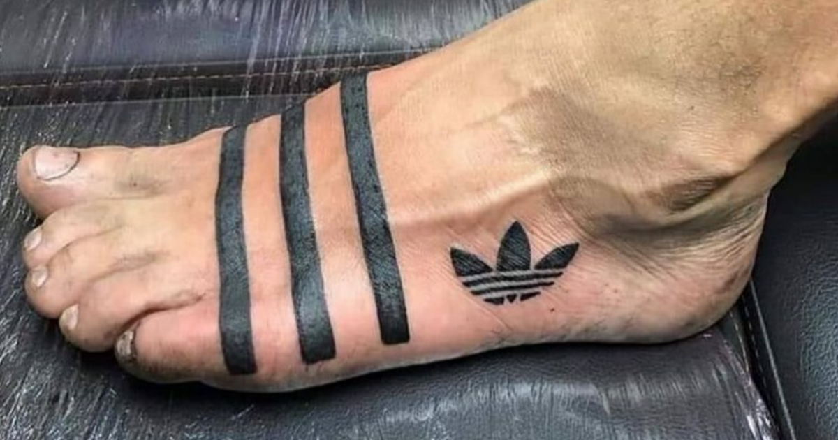33 Personas que no se dan cuenta de lo horribles que son sus tatuajes (nuevas imágenes)