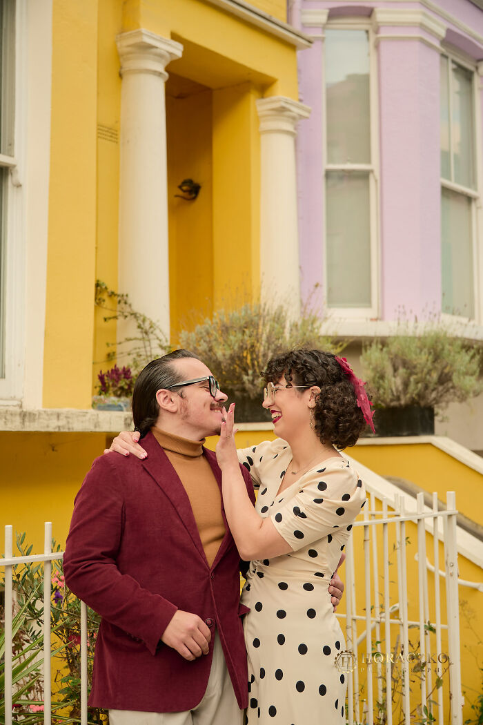 A Stylish London Engagement Photoshoot In Notting Hill (23 Pics)