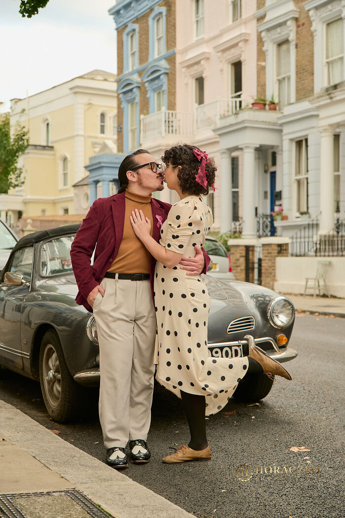 A Stylish London Engagement Photoshoot In Notting Hill (23 Pics)