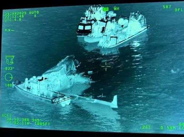 Thermal image showing military boats on water moments before horrific DC plane crash involving army pilot instructions.