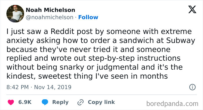 Tweet showing a kind Reddit reply with step-by-step instructions, reflecting wholesome memes with an unexpected heartfelt turn.