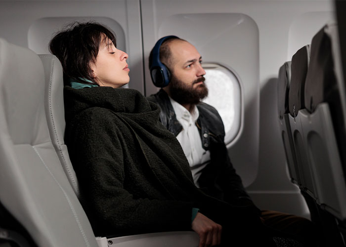 50 Travelling Dramas That Happened Because People Just Can’t Sit In Their Assigned Seats