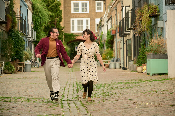 A Stylish London Engagement Photoshoot In Notting Hill (23 Pics)