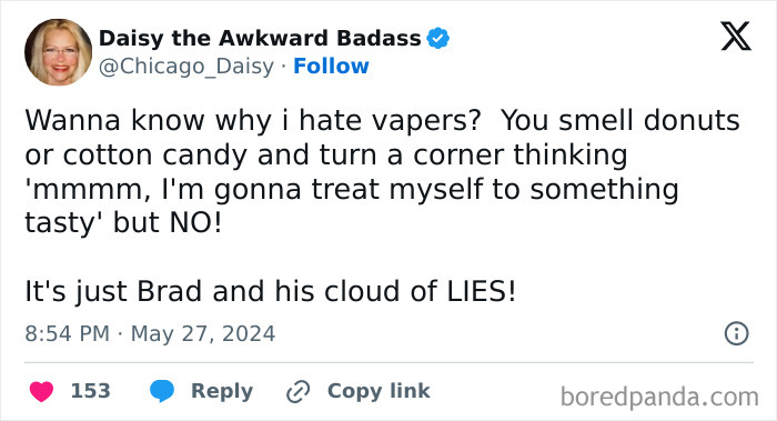 Tweet mocking vapers, describing the disappointment of expecting sweets but encountering vape clouds, highlighting hilarious main character moments.