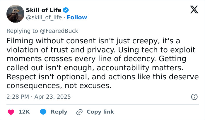 Alt text: Man confronts creepy influencer secretly filming woman wearing smart glasses, highlighting issues of privacy and consent. Alt text: Man confronts creepy influencer secretly filming woman wearing smart glasses, highlighting issues of privacy and consent.