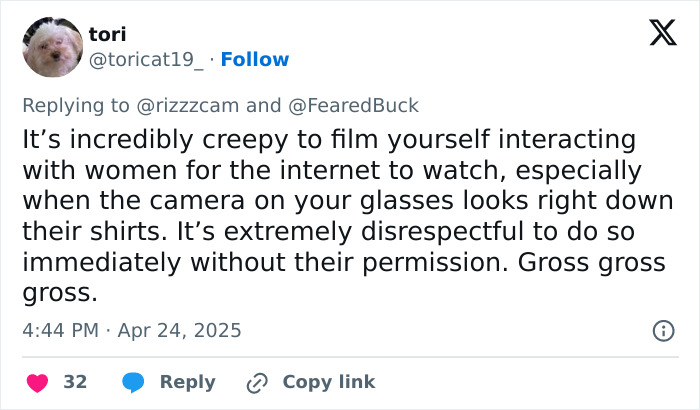 Tweet highlighting creepy influencer secretly filming women with smart glasses and being confronted for disrespectful behavior. Tweet highlighting creepy influencer secretly filming women with smart glasses and being confronted for disrespectful behavior.