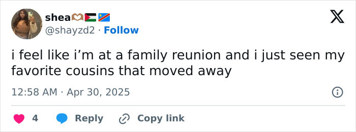 Tweet expressing a feeling of surprise and happiness at seeing favorite cousins at a family reunion. Tweet expressing a feeling of surprise and happiness at seeing favorite cousins at a family reunion.