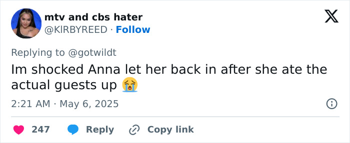 Twitter user reacting to a reporter repeatedly outshining celebs on the Met Gala red carpet with surprise and humor. Twitter user reacting to a reporter repeatedly outshining celebs on the Met Gala red carpet with surprise and humor.