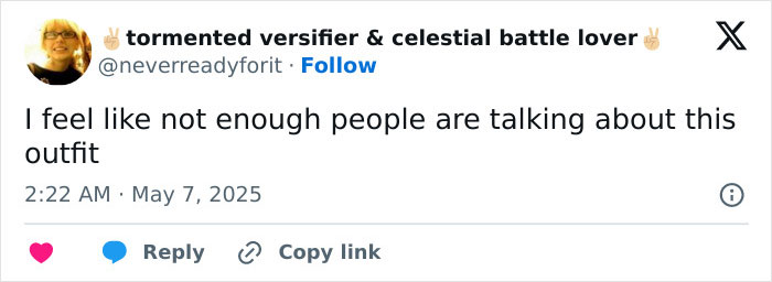 Twitter post from user tormentes versifier saying not enough people are talking about this outfit at the Met Gala red carpet. Twitter post from user tormentes versifier saying not enough people are talking about this outfit at the Met Gala red carpet.