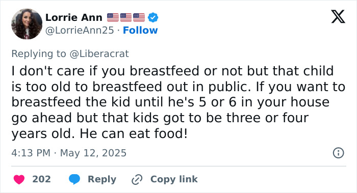 Tweet criticizing public breastfeeding, sparking netizens' reactions on breastfeeding kids in restaurants and opinions to cover up.
