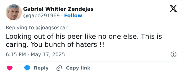 Screenshot of a tweet discussing a lip reader decoding Pedro Pascal&rsquo;s hand wave to Joaquin Phoenix.