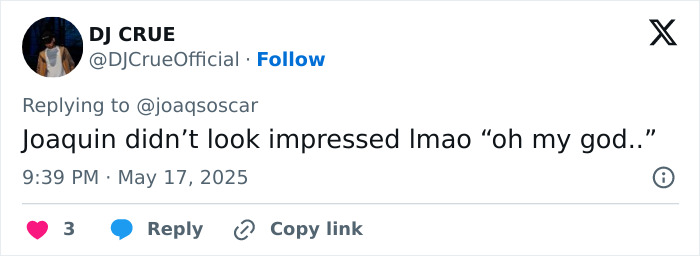 Screenshot of a tweet about Pedro Pascal&rsquo;s unintentionally offensive hand wave to Joaquin Phoenix decoded by a lip reader.