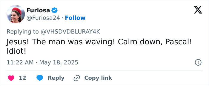 Tweet reacting to Pedro Pascal&rsquo;s hand wave, related to lip reader decoding what he said to Joaquin Phoenix.