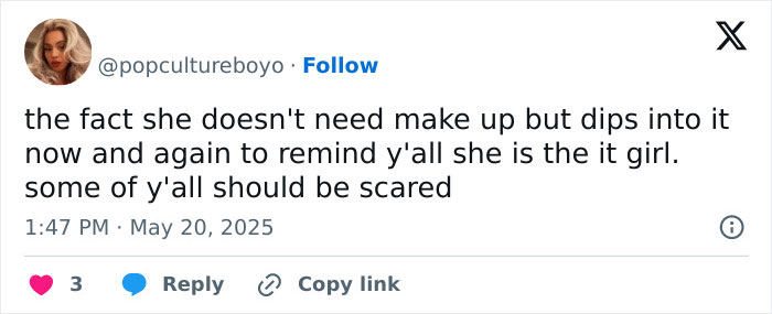 Screenshot of a tweet discussing Pamela Anderson&rsquo;s return to 90s glam makeup after years embracing her natural look.