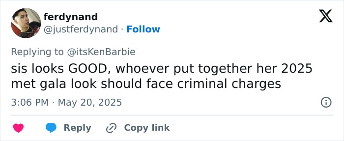 Pamela Anderson showcasing 90s glam makeup with bold eyes and lips, contrasting her years of natural look embrace.