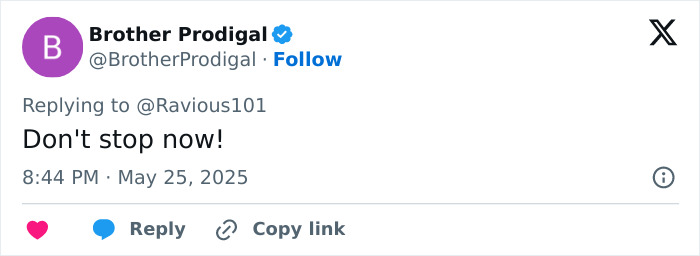 Rosie O&rsquo;Donnell showcasing dramatic Mounjaro weight loss transformation with a bright smile and casual outfit.