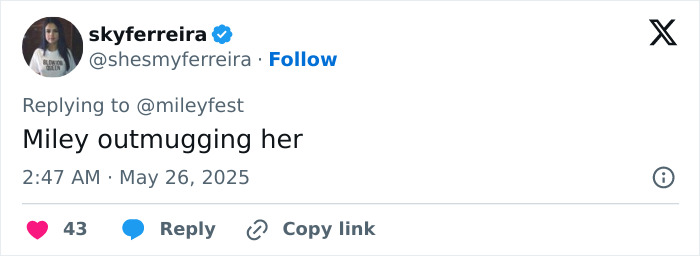 Twitter user commenting on Miley Cyrus fans calling out Demi Lovato over wedding dress controversy.