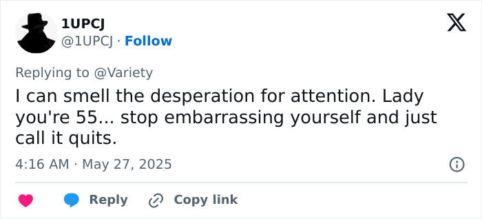 Alt text: Social media user criticizes Jennifer Lopez, referencing the lesbian kiss at the AMAs and calling it attention-seeking behavior.