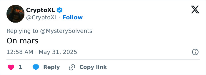 Elon Musk appearing at White House with visible black eye and head tics, raising concerns about glitching behavior.