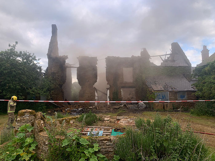 Princess Diana’s Iconic Althorp House Set On Fire In Arson Attack Princess Diana’s Iconic Althorp House Set On Fire In Arson Attack