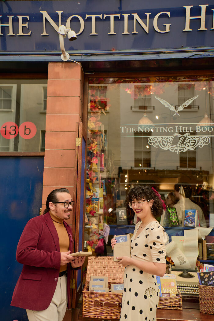 A Stylish London Engagement Photoshoot In Notting Hill (23 Pics)