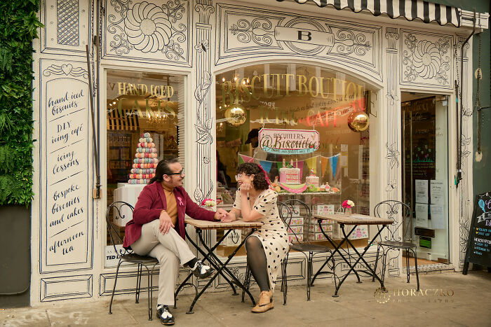 A Stylish London Engagement Photoshoot In Notting Hill (23 Pics)
