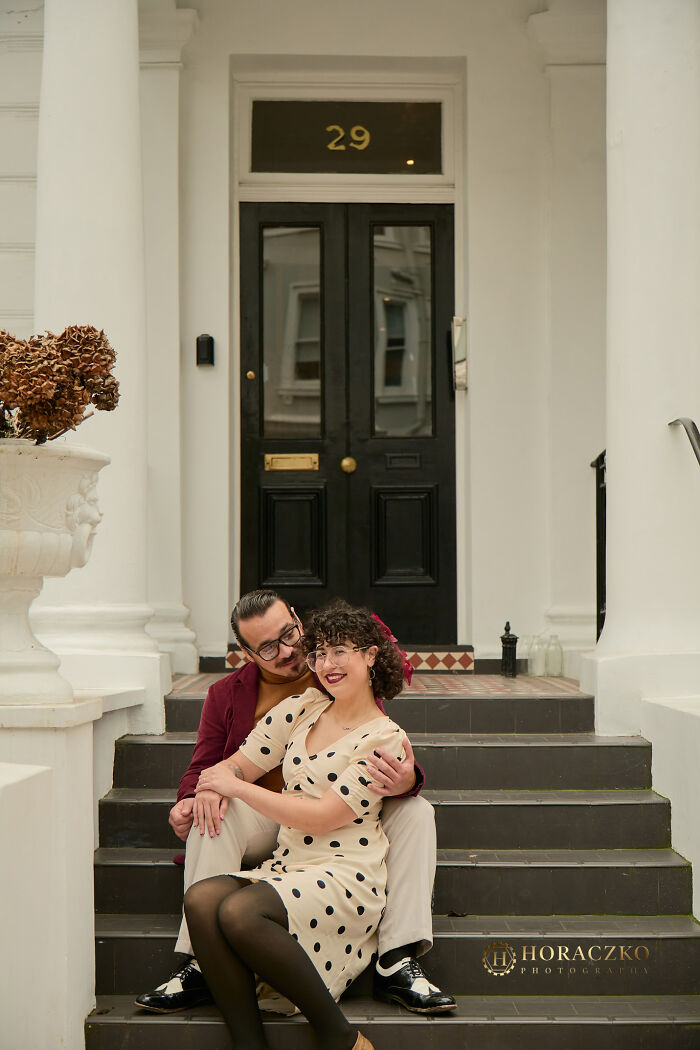 A Stylish London Engagement Photoshoot In Notting Hill (23 Pics)