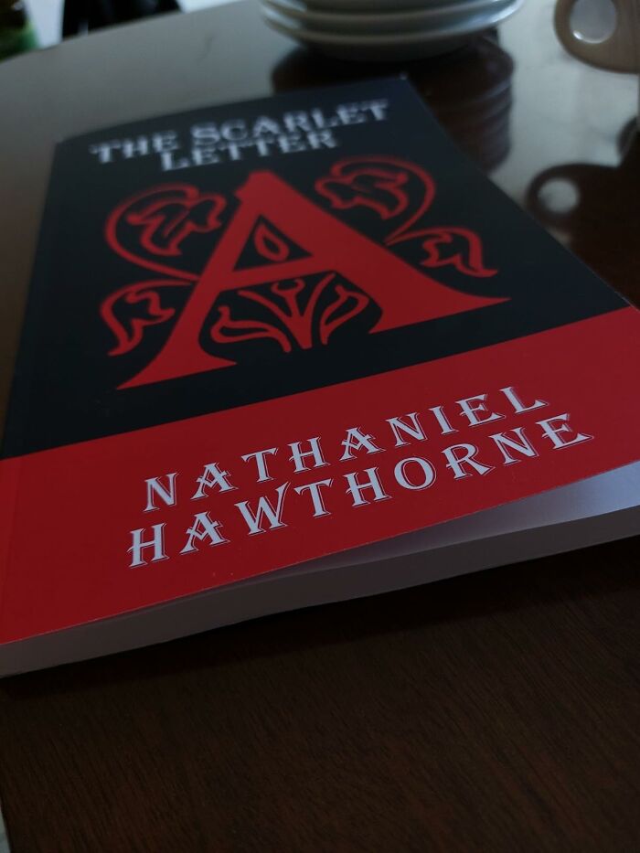 40 Times People Read A Book And Were In Awe