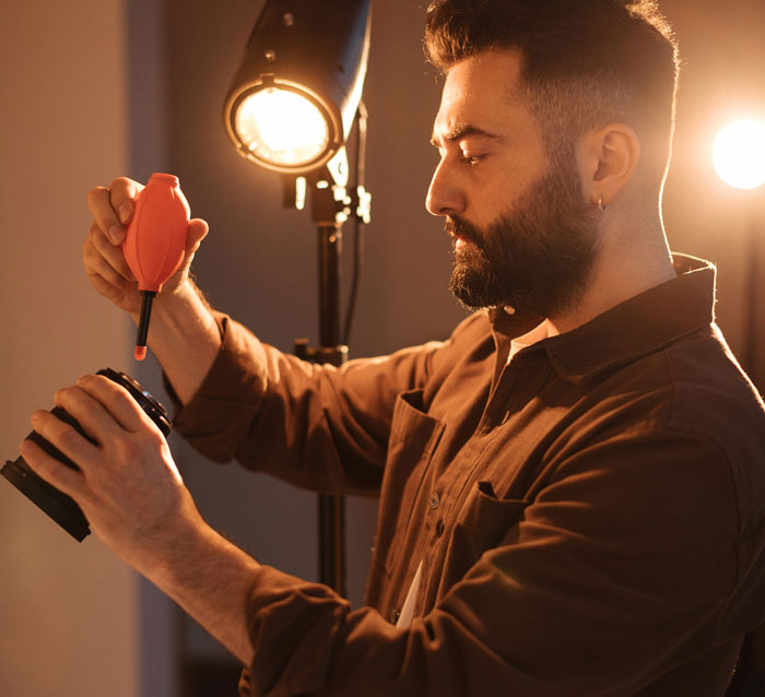 Newlyweds Refuse To Pay Cousin $3000 After A &ldquo;Misunderstanding&rdquo; With His Gift