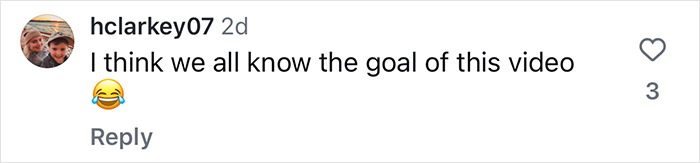User comment on social media post about that 3rd leg in Britney Spears fans' discussion on ex Sam Asghari's workout video.