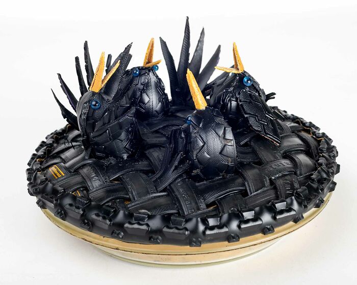 I Turn Discarded Bike Parts, Tubes, And Tires Into Sculptures I Turn Discarded Bike Parts, Tubes, And Tires Into Sculptures