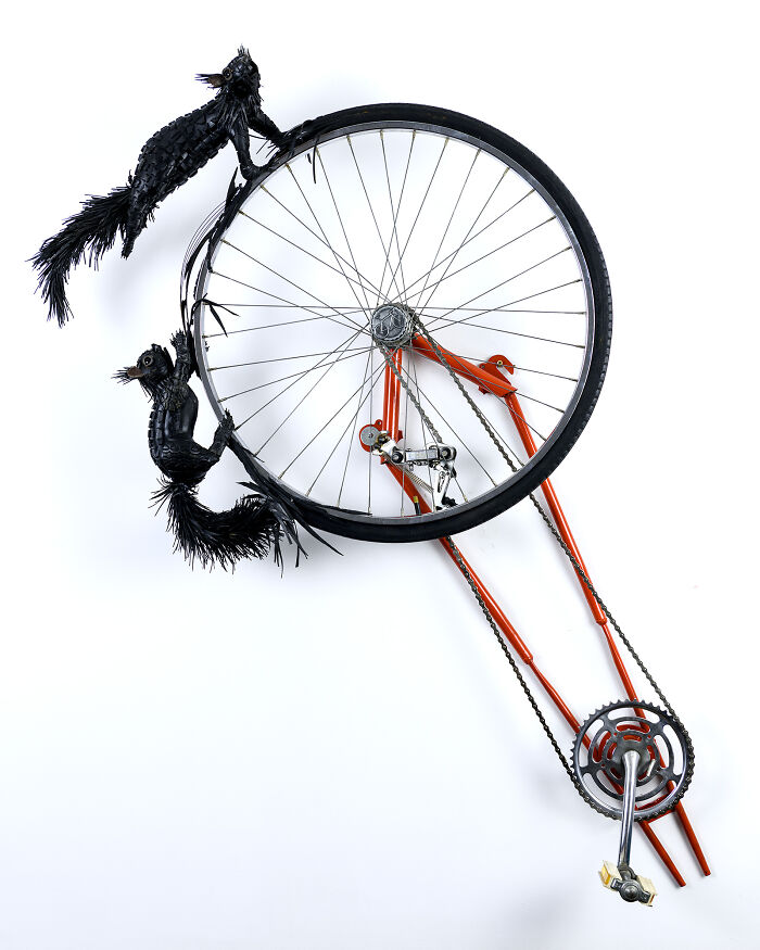 I Turn Discarded Bike Parts, Tubes, And Tires Into Sculptures I Turn Discarded Bike Parts, Tubes, And Tires Into Sculptures