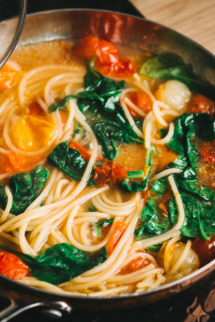 Meghan Markle&rsquo;s Viral One-Pot Pasta Gets A Cozy Homemade Makeover