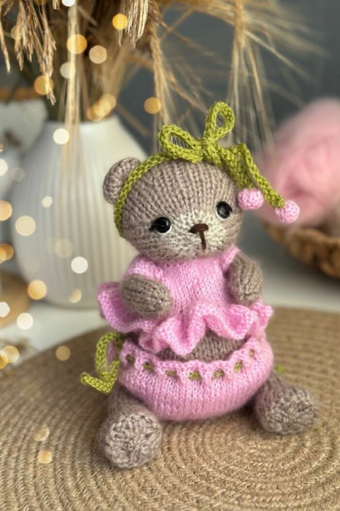 “My Bear Stories”: I’m In Love With Teddy Bears, And I’m Rediscovering That Love Through Knitting Toys (10 Pics)