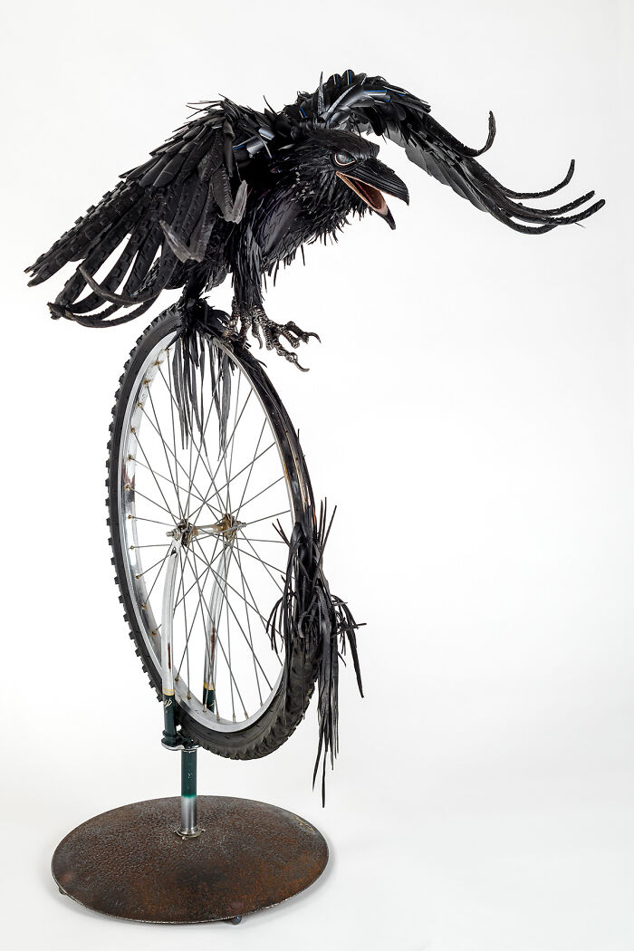 I Turn Discarded Bike Parts, Tubes, And Tires Into Sculptures I Turn Discarded Bike Parts, Tubes, And Tires Into Sculptures