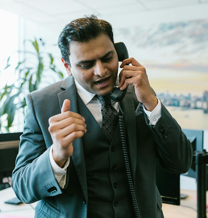 Hey Pandas, AITA For Letting My Boss Humiliate Himself After Ignoring My Warnings?