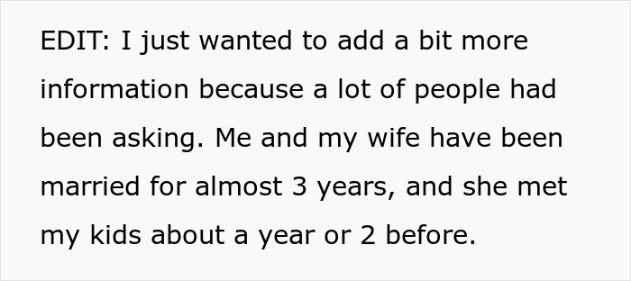 Text post showing a person explaining family dynamics before a graduation, involving a stepmom and teenager conflict.