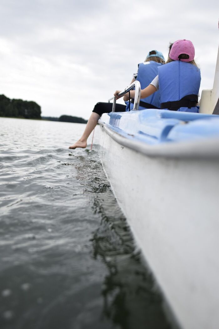 “Never Sleep With Your Bedroom Door Open”: 45 Things Emergency Workers Advise People To Do