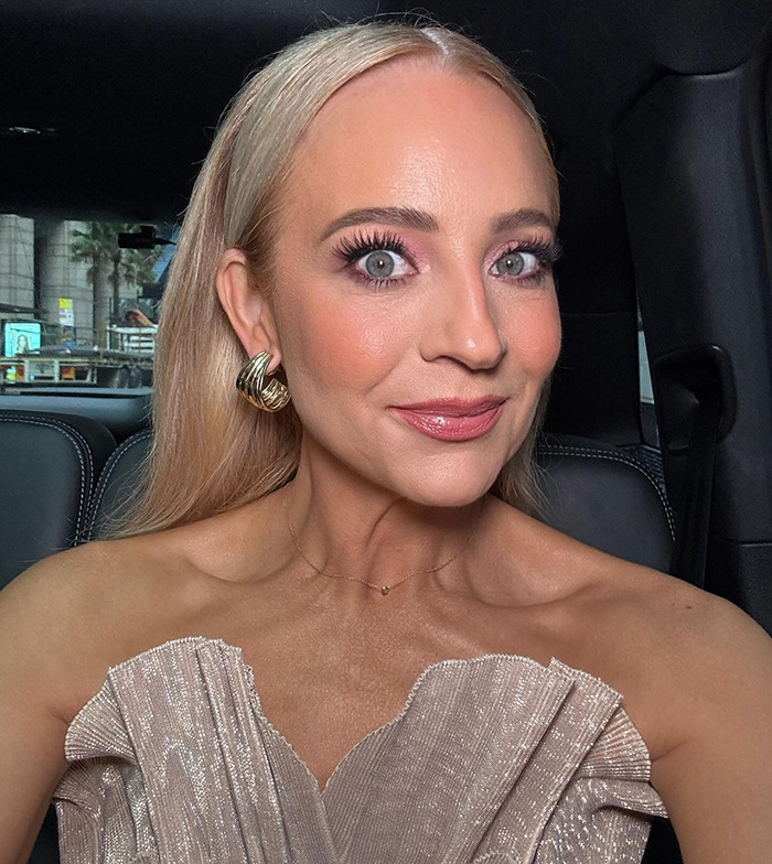 Carrie Bickmore Slammed For "Offensive" Parenting Hack After Serving Pasta On Table Without Plates