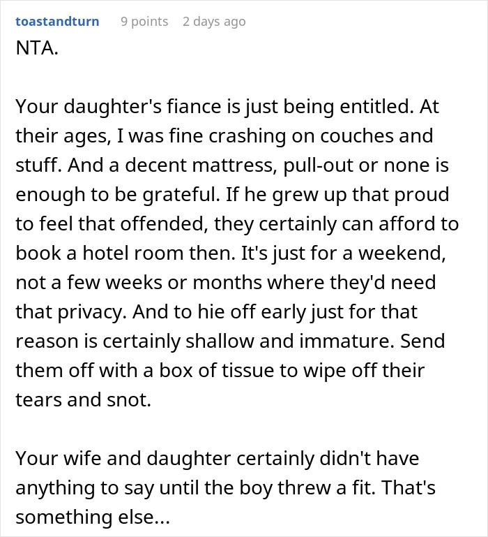 Text from an online forum where a user discusses a guy prioritizing his miniature wargaming studio over his daughter and her fianc&eacute;.