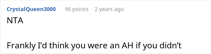 Screenshot of a Reddit comment discussing a man who found out his mom left his little sisters at his empty house and called CPS.