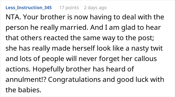Screenshot of a user comment discussing posting screenshots of SIL's texts online and making her look bad.