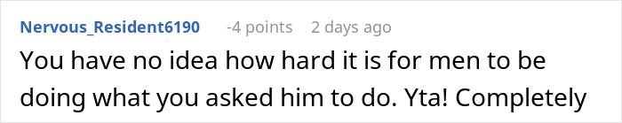 Screenshot of a forum comment discussing a boyfriend refusing to hand over a period pad and tissues. Screenshot of a forum comment discussing a boyfriend refusing to hand over a period pad and tissues.