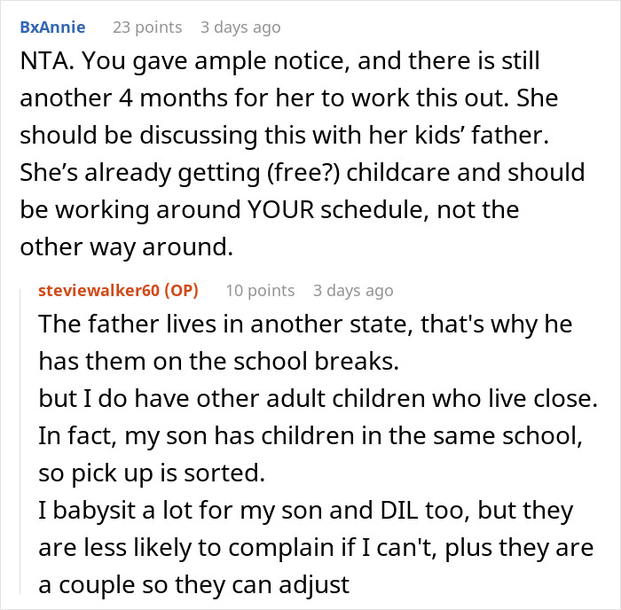 Alt text: Online discussion about woman upset her mom booked a vacation and refuses to babysit her two kids.